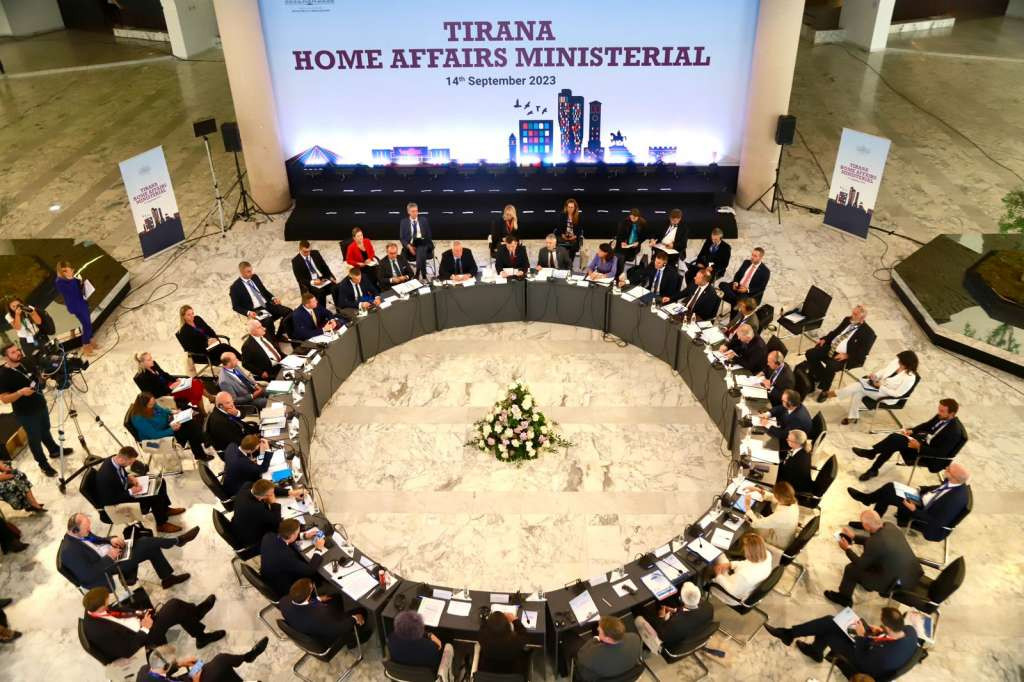 Nešić: Ubrzane EU integracije su jedina garancija prosperiteta i mira na Balkanu