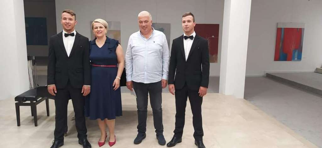 Danijel i Tomislav Perić osvojili prva dva mjesta na pjevačkom natjecanju u Osijeku