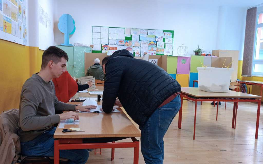 Na nekoliko biračkih mjesta u Gradu Zenica nestalo struje nakon što su okončani izbori