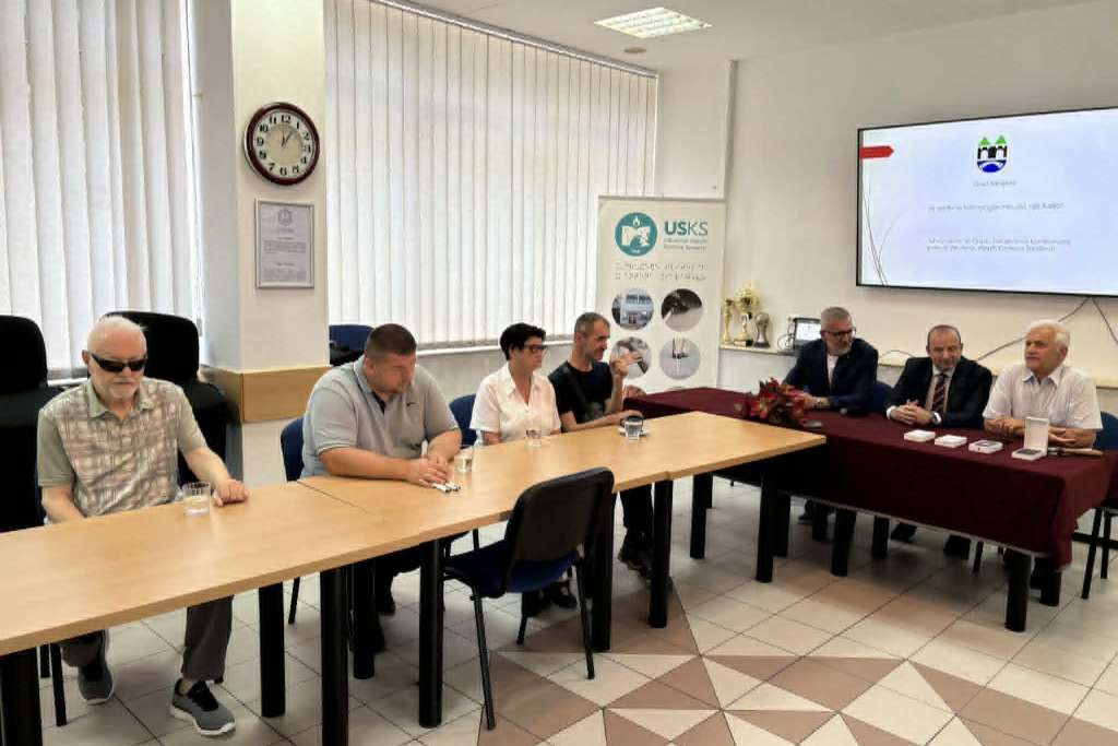 Mobiteli za četiri člana Udruženja slijepih, podrška Grada Sarajevo