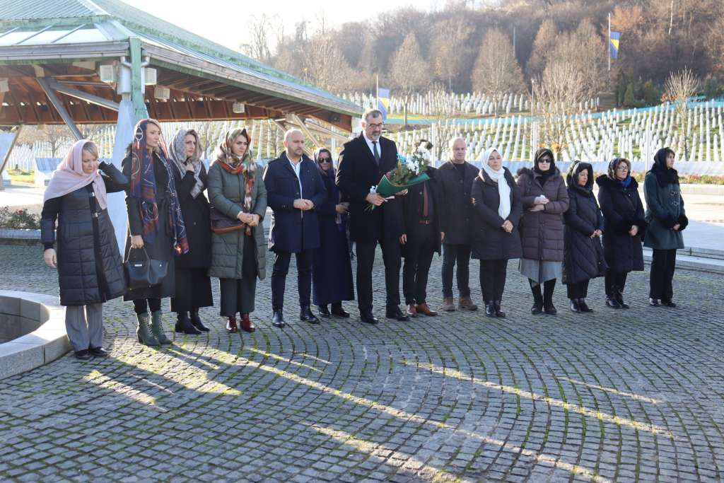 Delegacija Skupštine TK posjetila Memorijalni centar Srebrenica