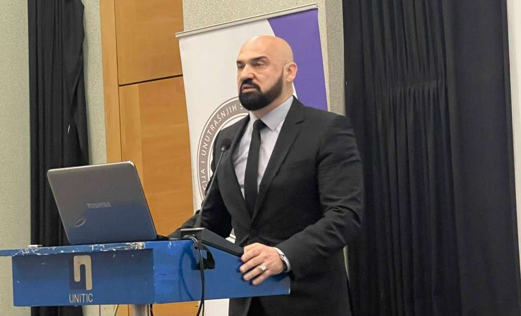 Isak pozdravio odluke visokog predstavnika, pozvao nositelje pravosudnih funkcija da rade svoj posao