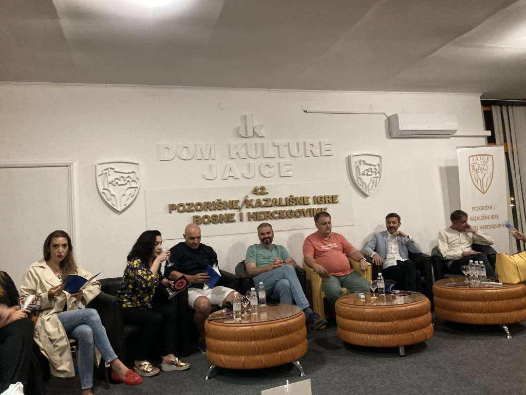 Predstava 'Sretni ljudi' HNK Mostar propituje odnos kazališta i publike