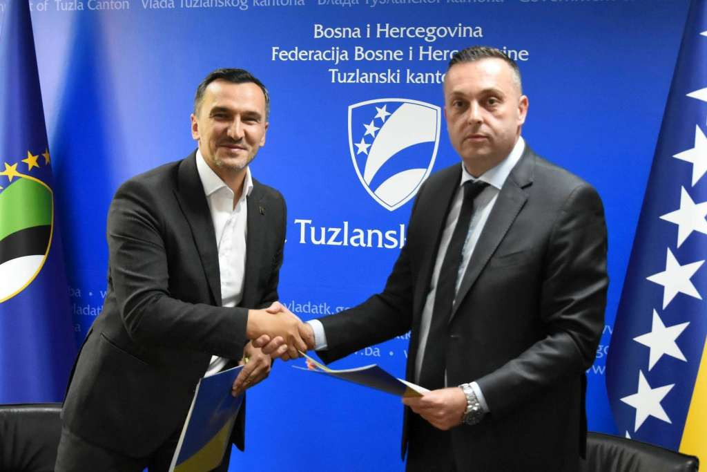 Penzionerima u Tuzlanskom kantonu po 100 KM jednokratne pomoći: Obuhvaćeno više od 39.000 korisnika
