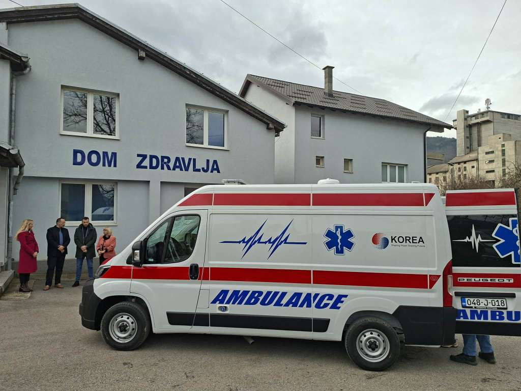 Novo sanitetsko vozilo za Dom zdravlja Ustikolina
