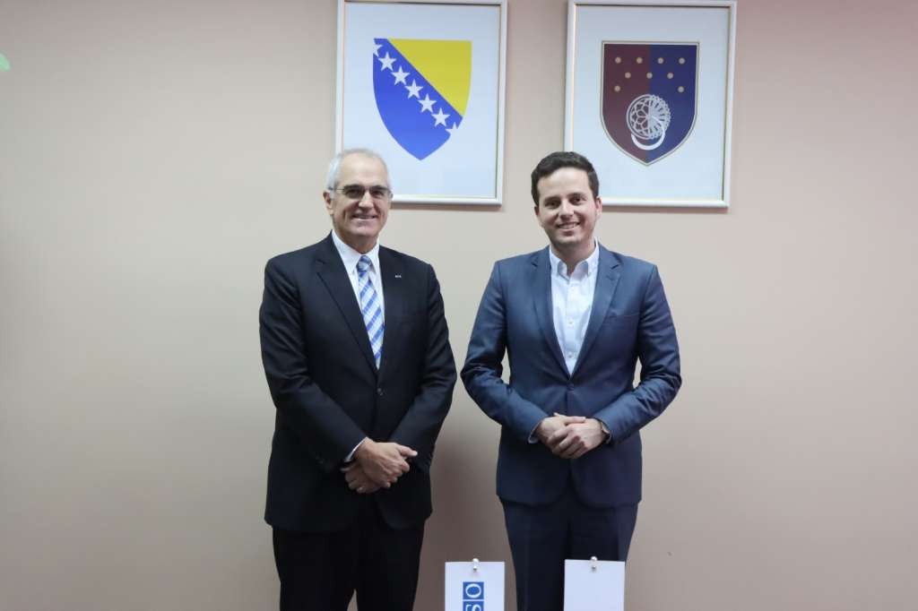 Holtzapple pohvalio rad Ureda za borbu protiv korupcije KS, Uk upozorio na probleme u saradnji s višim nivoima vlasti