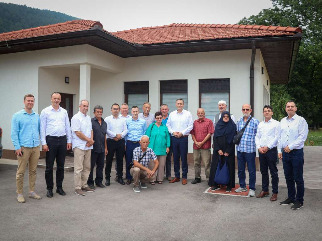 Član Predsjedništva BiH Denis Bećirović posjetio je Rogaticu