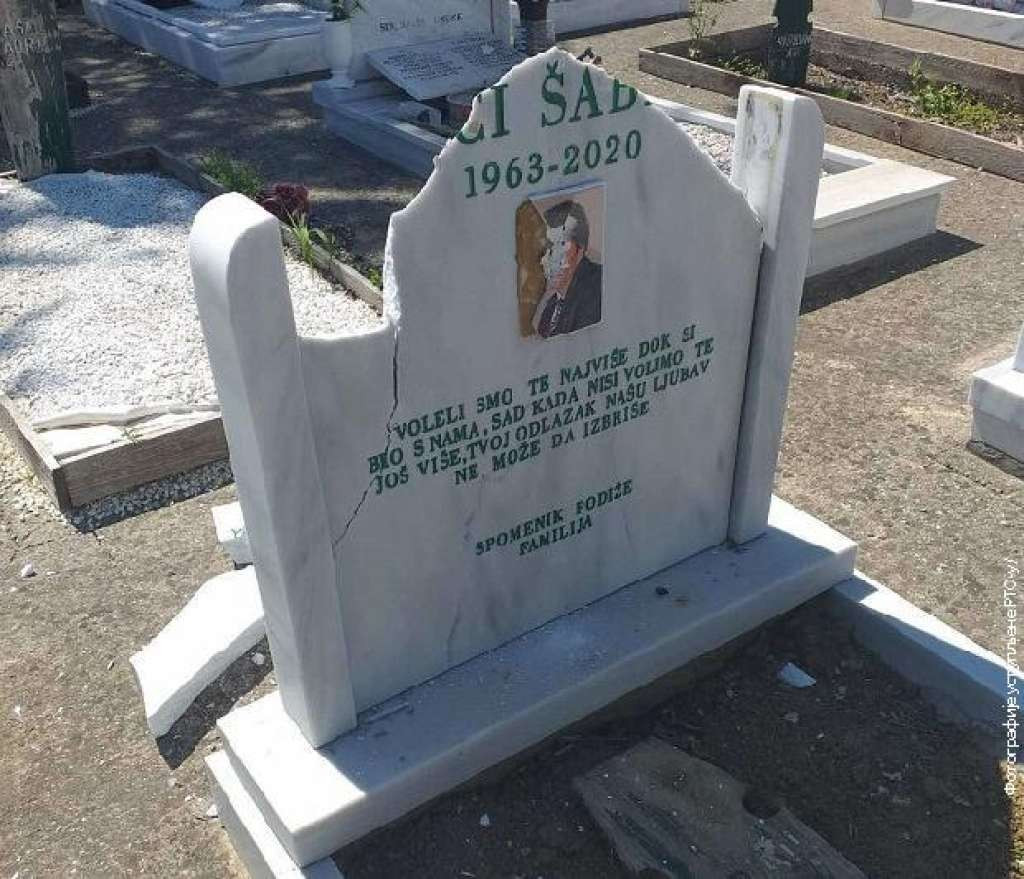 Muftija Jusufspahić: Skrnavljeni i rušeni grobovi na islamskoj parceli na beogradskom groblju