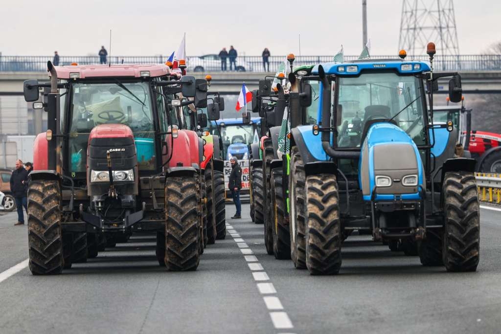 Francuski farmeri nastavljaju ''opsadu'' Pariza