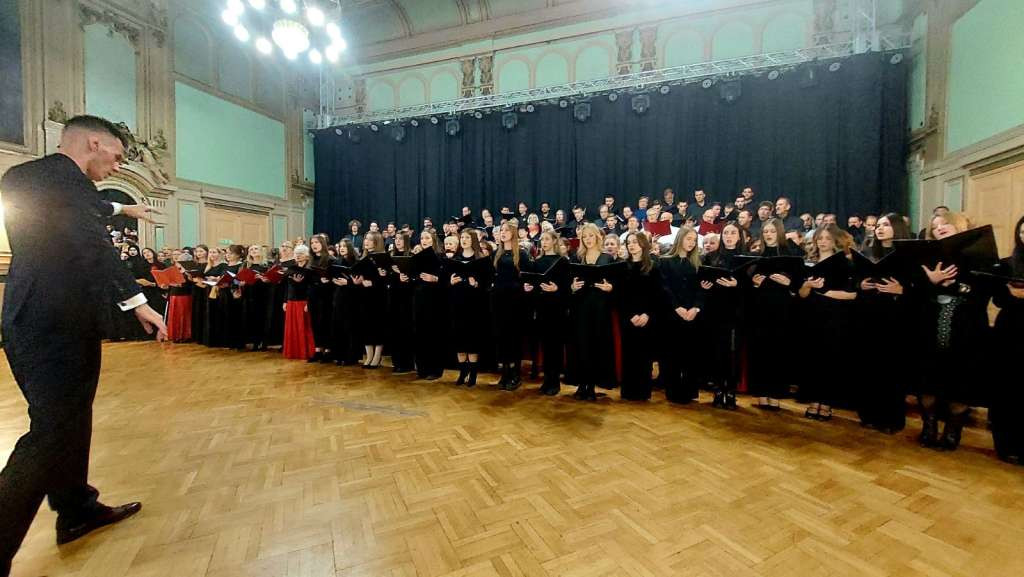 Povodom 30. godišnjice osnivanja hora "Camerata Slovenica" održan regionalni susret horova