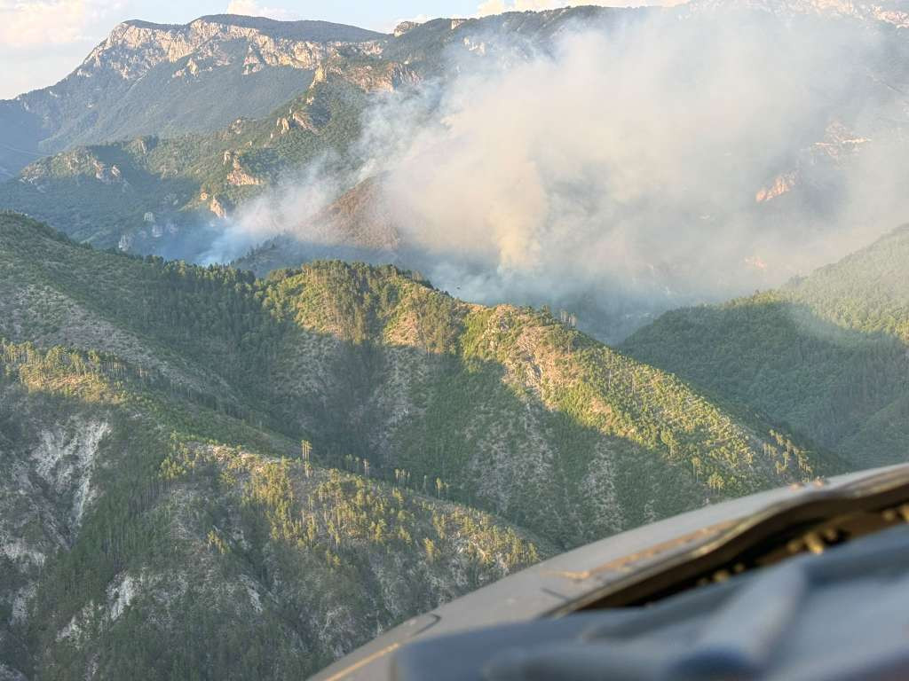 Požar kod Konjica ponovno se aktivirao, širi se prema selu Brđani