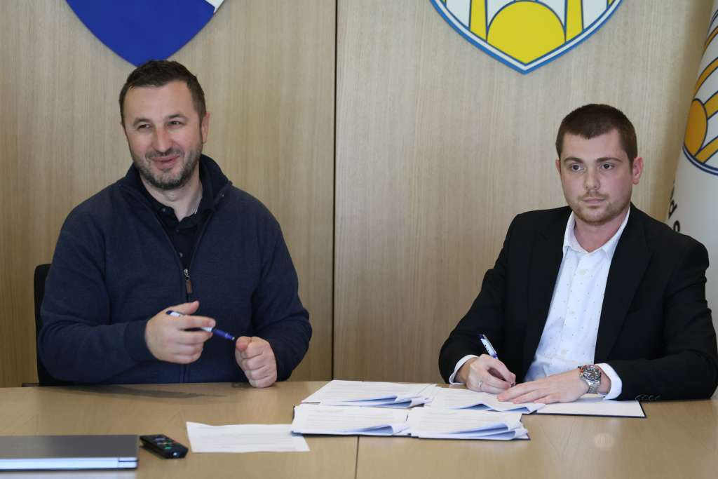 Potpisan sporazum za rekonstrukciju sportskog terena, generacijski projekt za naselje Dobrinja