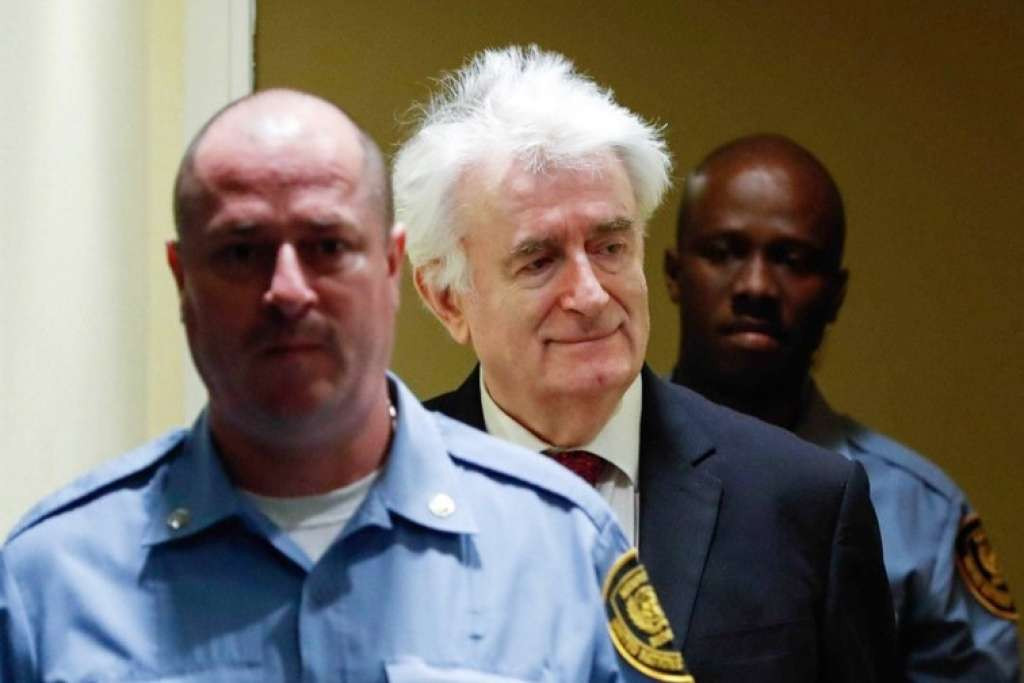 Advokat tvrdi Karadžić bez razloga odvezen u bolnicu