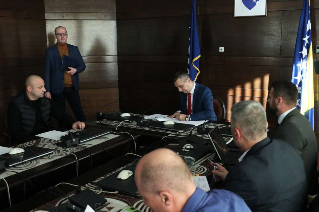 Dizdar potpisao ugovore s poslodavcima o sufinansiranju plata povratnicima