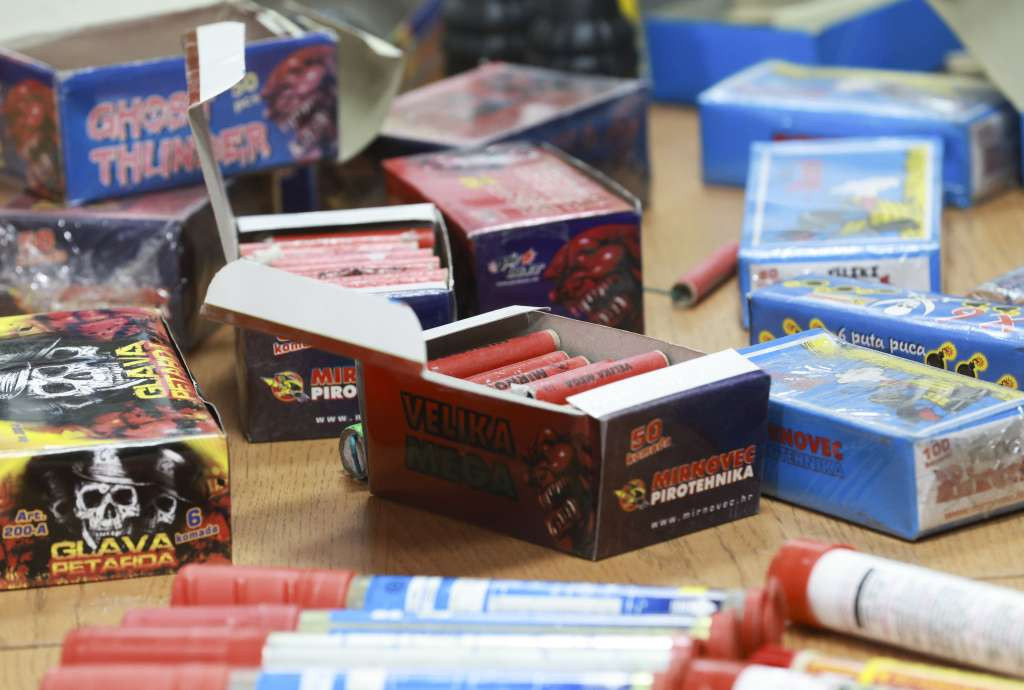 Split: Dječak zbog korištenja petardi teško ozlijedio dva prsta