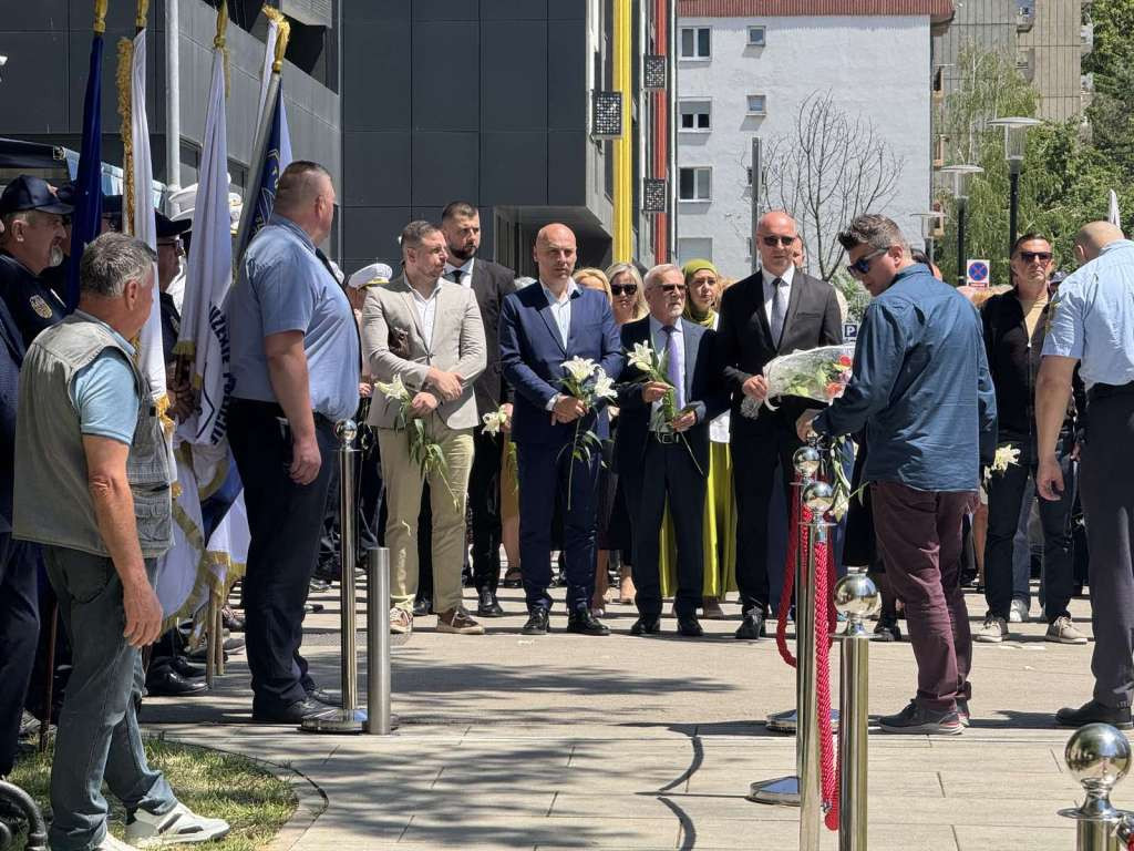 Tuzla obilježila 33. godišnjicu odbrane grada: Počast braniocima i žrtvama agresije