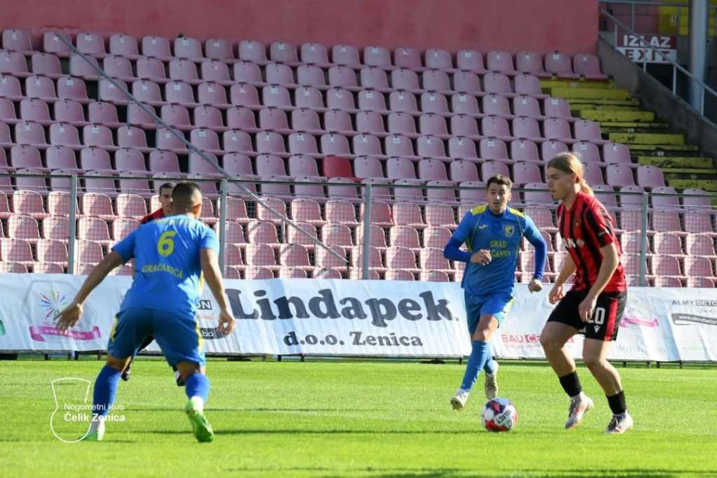 Čelik savladao Bratstvo s 1:0 te se na samo dva boda zaostatka primakao lideru Budućnosti iz Banovića