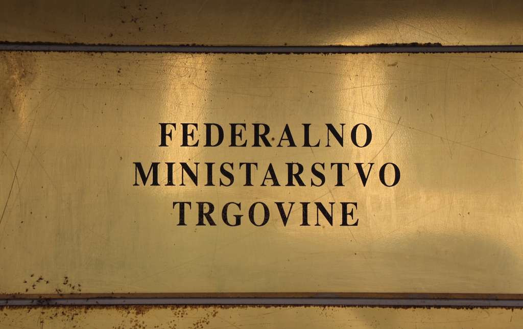 Prodajni objekti u FBiH radit će 2. januara u minimalnom obimu