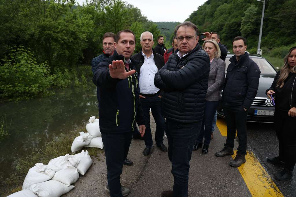 Nikšić: Vlada FBiH spremna pomoć svim građanima, pomoć najpotrebnija USK-u