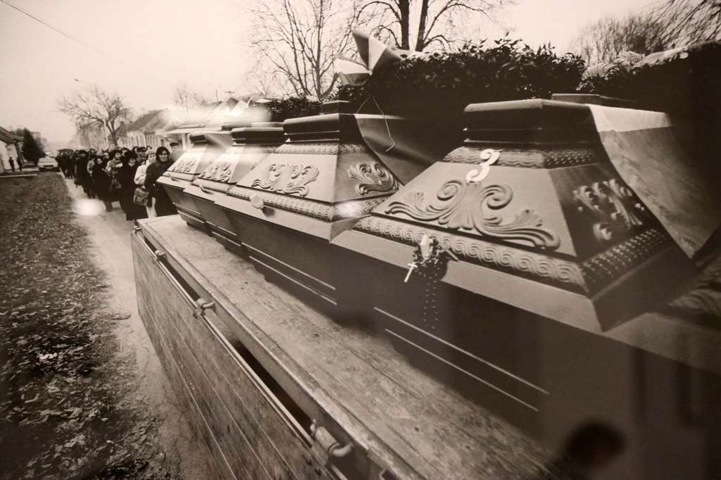 Zoran Filipović u Mostaru predstavio fotografije nastale na hrvatskim ratištima 1991. godine