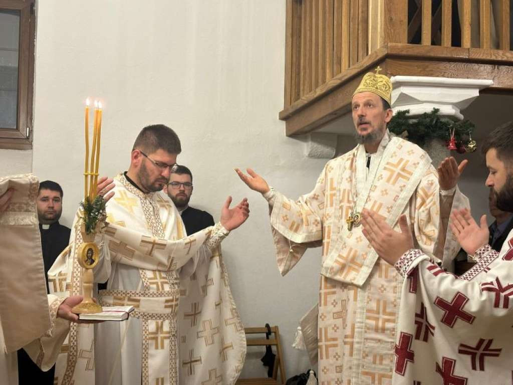 Božićne liturgije služene u pravoslavnim crkvama u Mostaru