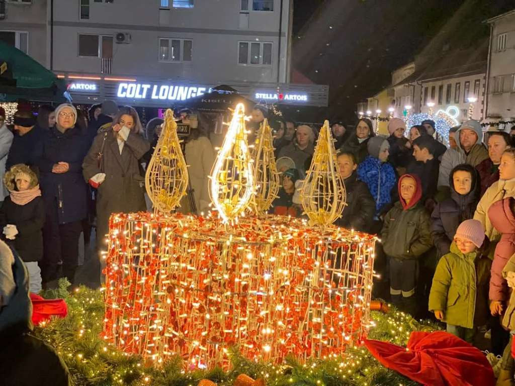 Paljenjem prve svijeće započeo Advent u Livnu