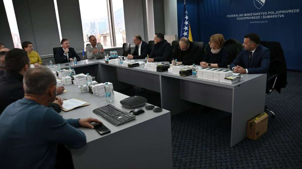 Federalno ministarstvo i ProBio BiH-100 mobilnih telefona za unapređenje kontrole biljne proizvodnje