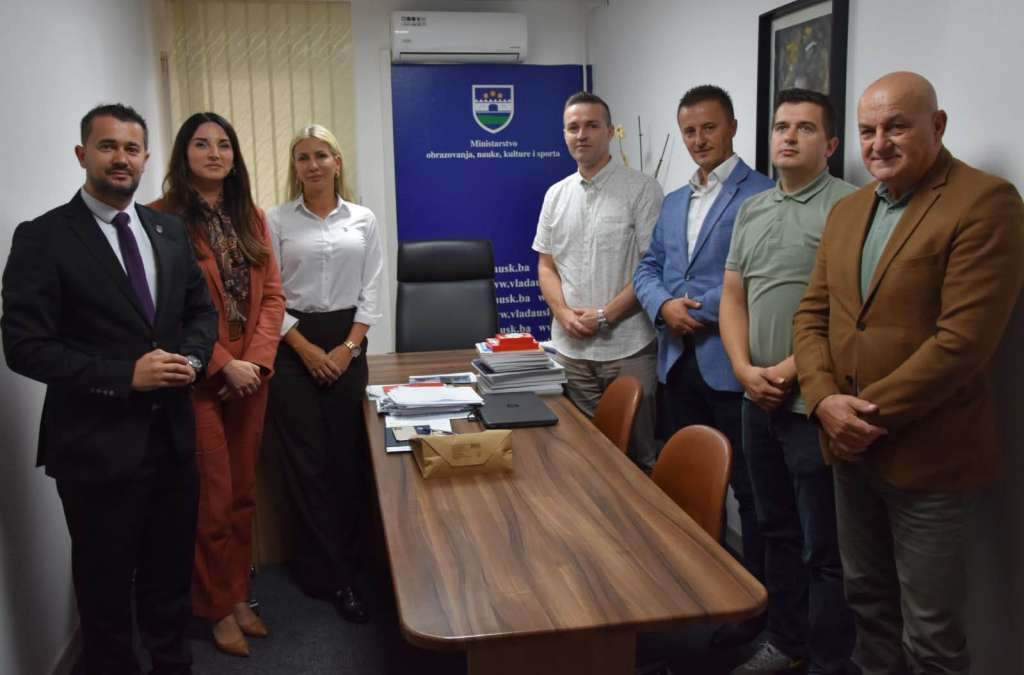 Ministar Osmankić s predstavnicima 'Preporoda': Podrška očuvanju kulturne baštine USK