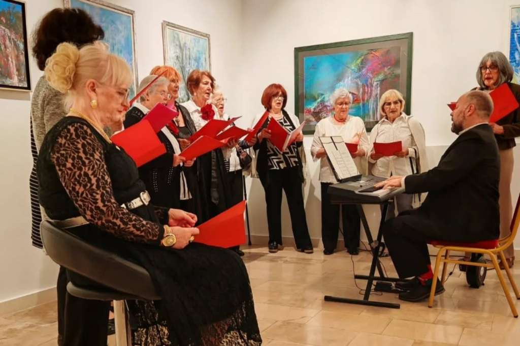 Izložba 'Flumen' Hibe Mustafić otvorena u Galeriji Antun Gojak u Makarskoj