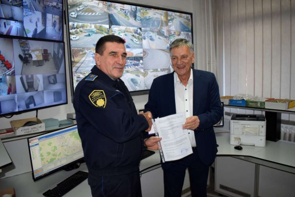 U cilju unapređenja sistema video nadzora na području Zenice izvršena priopredaja nove opreme