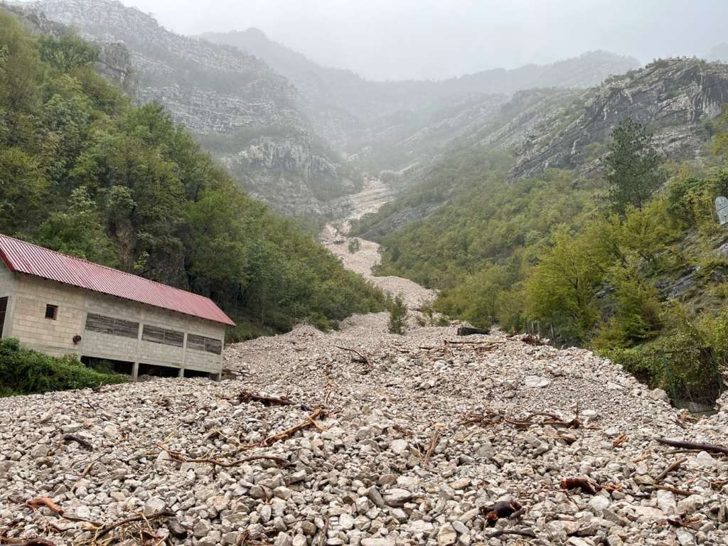 Ministar odbrane Tilvar: Iz Rumunije u Sarajevo stigao prvi kontingent pomoći za poplavama pogođena područja