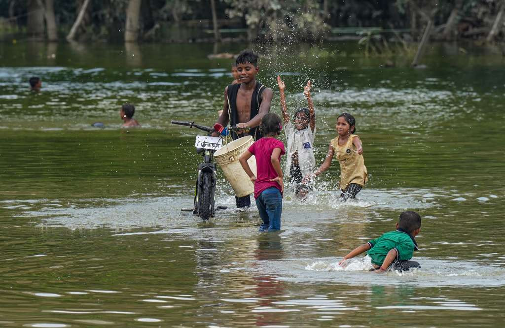 Najmanje devet poginulih u obilnim kišama i nabujalim rijekama širom Indije i Bangladeša