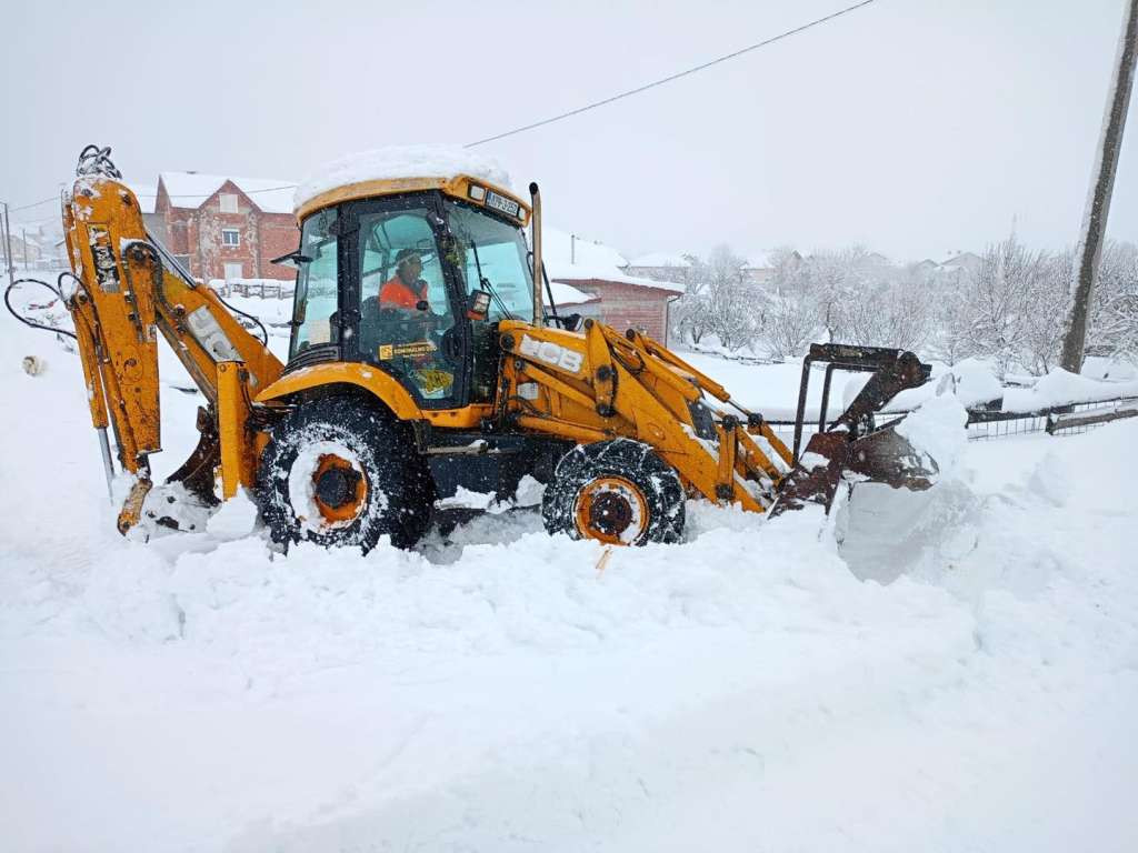Pojedina naselja u USK još su bez električne energije i snabdijevanja pitkom vodom