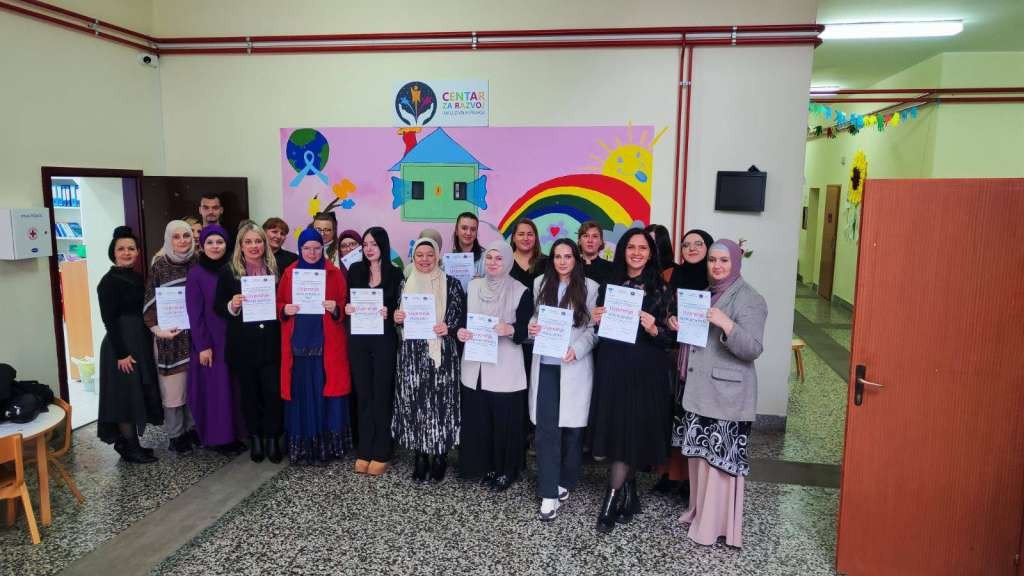 Bihać - Završena obuka za buduće asistente u nastavi - podrška svakom djetetu
