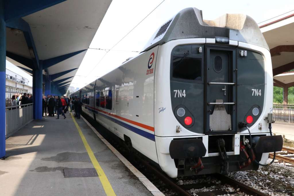 FBiH - Željeznicom u periodu juli-septembar prevezeno 100.764 putnika