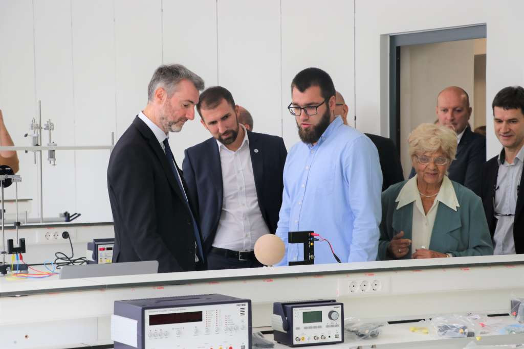 Na PMF-u predstavljene obnovljene laboratorije i oprema