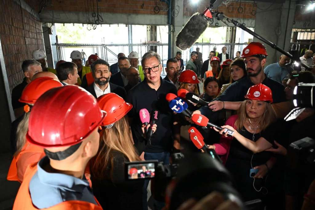 Vučić će pisati glavnom tajniku NATO-a da se most preko rijeke Ibar ne pusti u promet