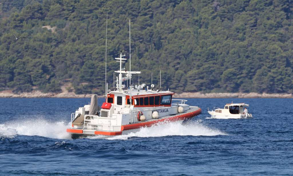 Zbog požara na Braču morskim putem evakuirano 500 osoba