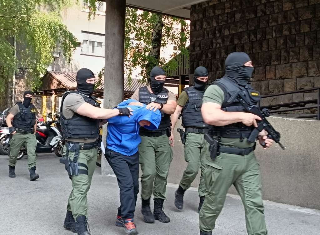 Akcija META IV: Uhapšeno šest osoba, zaplijenjena droga, oružje i novac