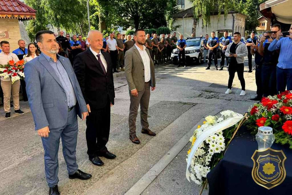 FUP - Obilježena godišnjica pogibije policajca Ante Valjana u Travniku