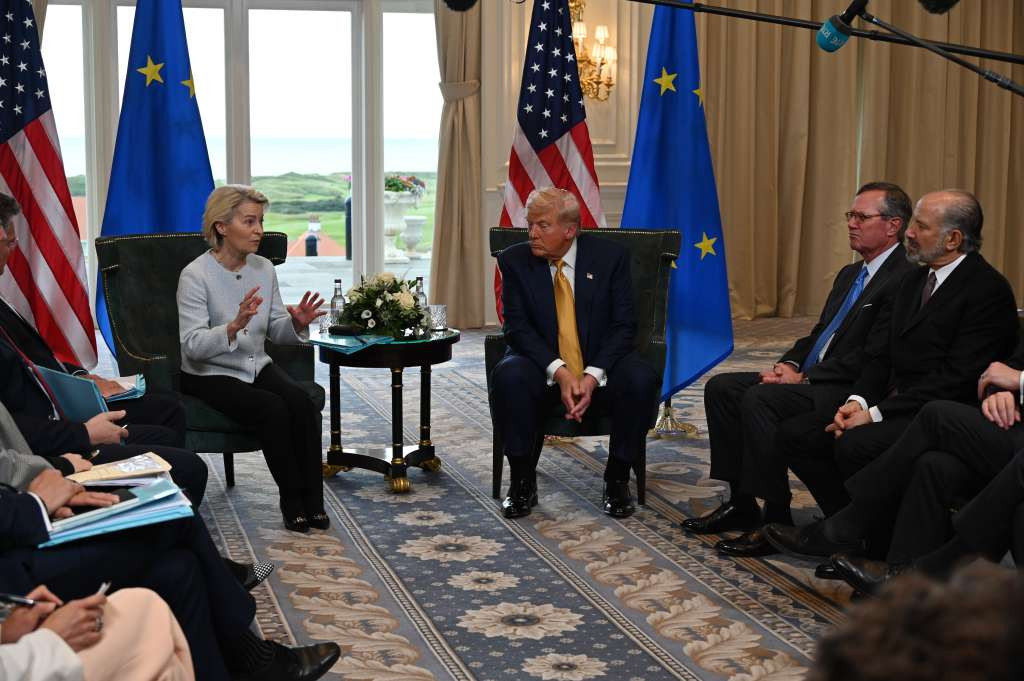 EU obustavila trgovinski sporazum sa SAD-om nakon Trumpovih prijetnji vezanih za Grenland