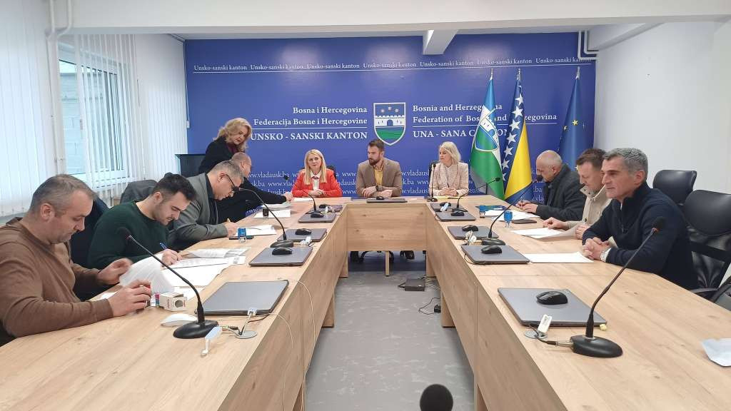 Potpisani ugovori vrijedni 619.500 KM za projekte u oblasti okoliša u USK-u