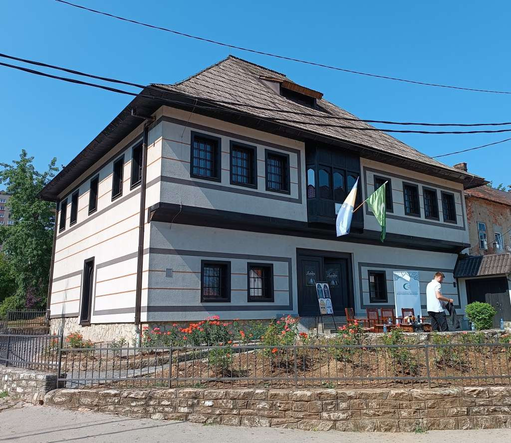 Muftija Mevludin ef. Dizdarević predvodi sutra bajram-namaz u Čaršijskoj džamiji u Zenici