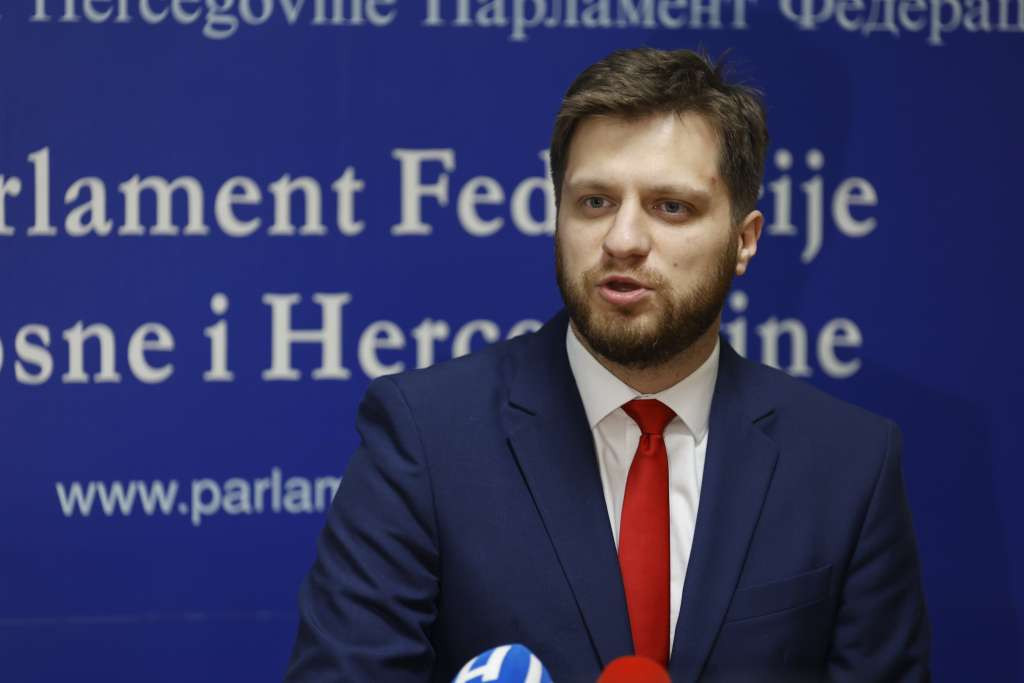 Čengić: Istina je da ne možemo dobiti Vladu FBiH bez Lendinog potpisa