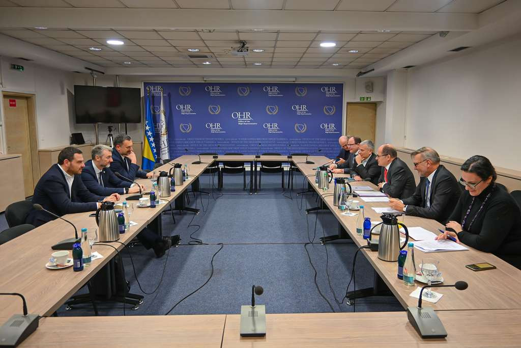 Schmidt s predstavnicima stranaka Trojke - nezvanično, jedna od tema bile su i Dodikove prijetnje