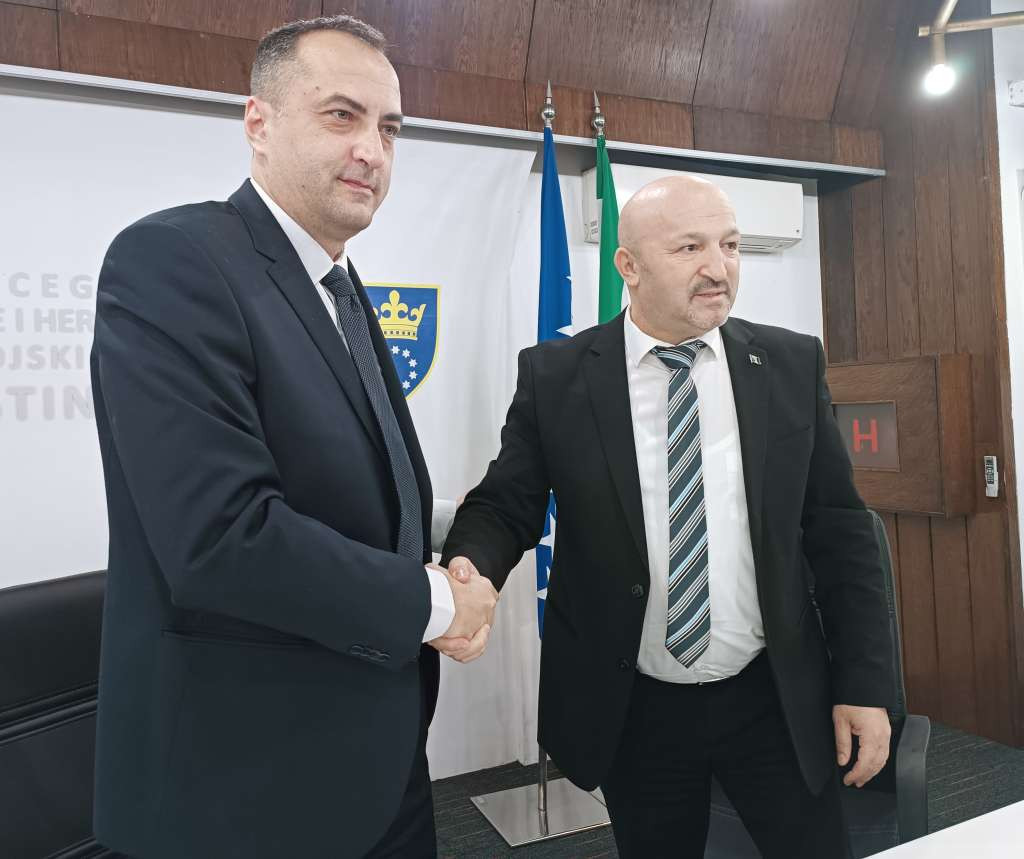 ZDK prvi pristupio kolektivnom ugovoru za državne službenike i namještenike FBiH