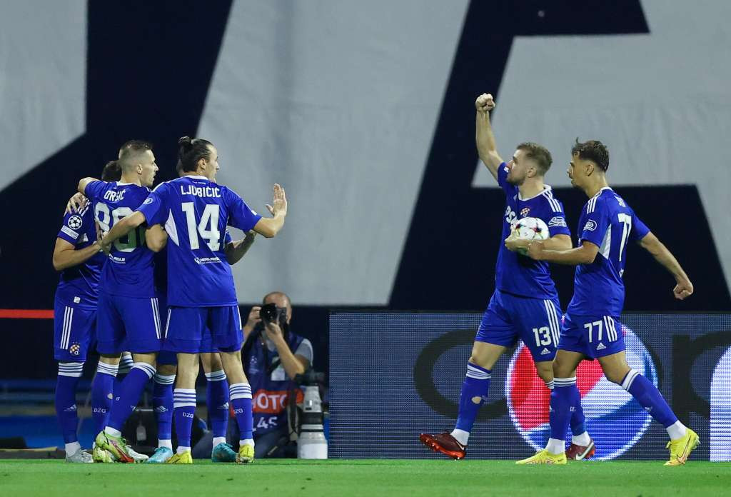 Fudbaleri AEK-a stigli u Zagreb, čuva ih policija