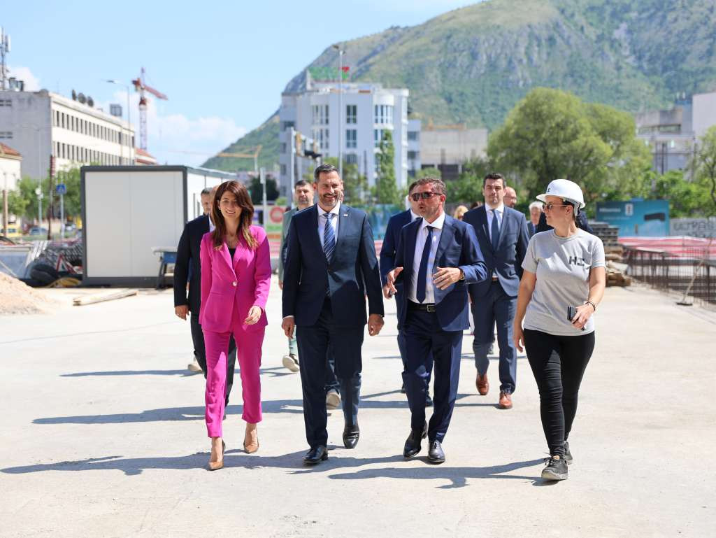 Ministar Glavina u Mostaru: Ulaganje u sportsku infrastrukturu ključno za buduće generacije