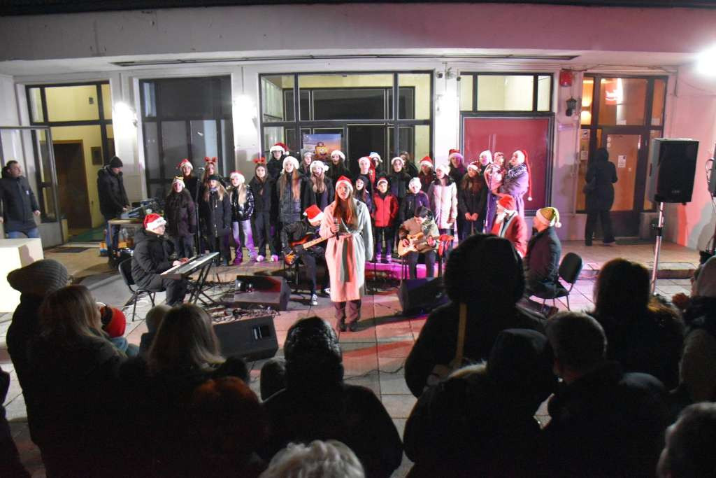 Goraždanska Pop rock škola zabavila publiku u okviru novogodišnjeg programa