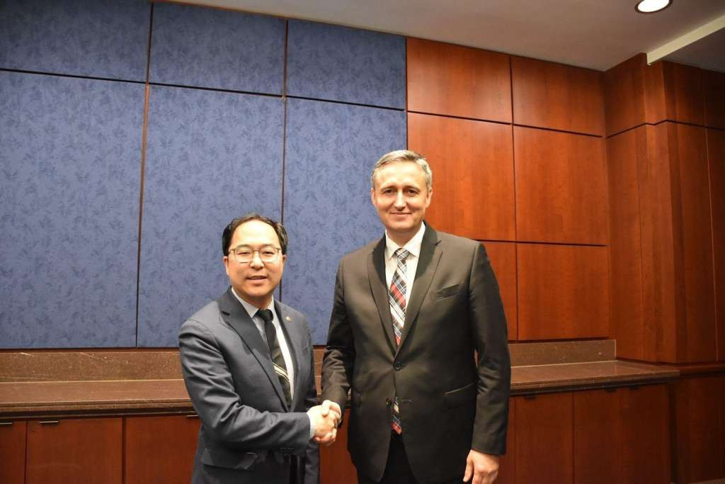 Bećirović sa senatorom Kimom: Destruktivne snage otvoreno djeluju na destabilizaciji države